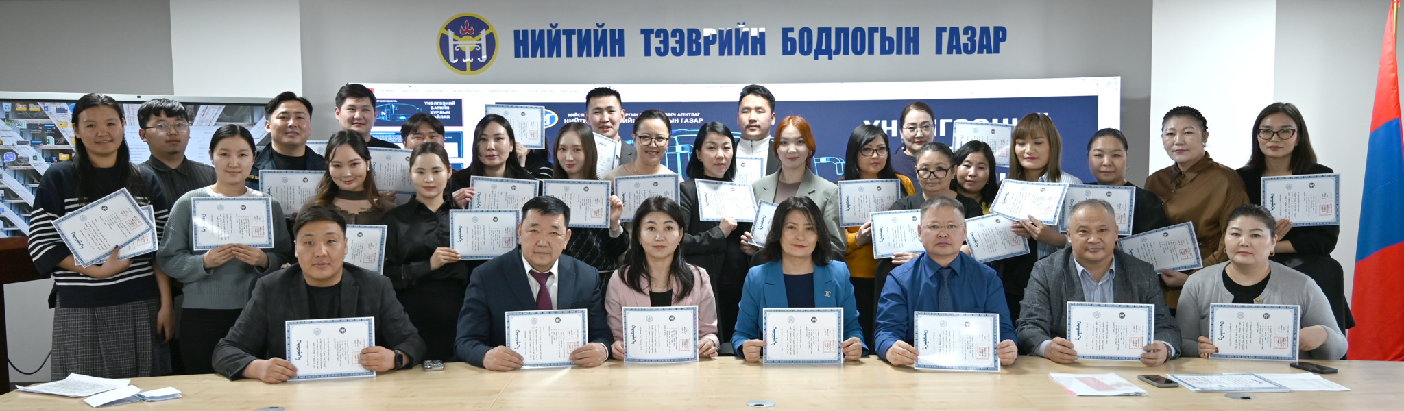 Нийтийн тээврийн бодлогын газрынхан монгол бичгийн сургалтад хамрагдлаа